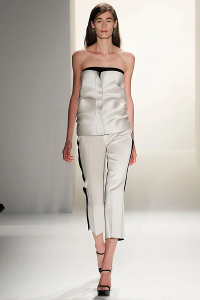 Look 24